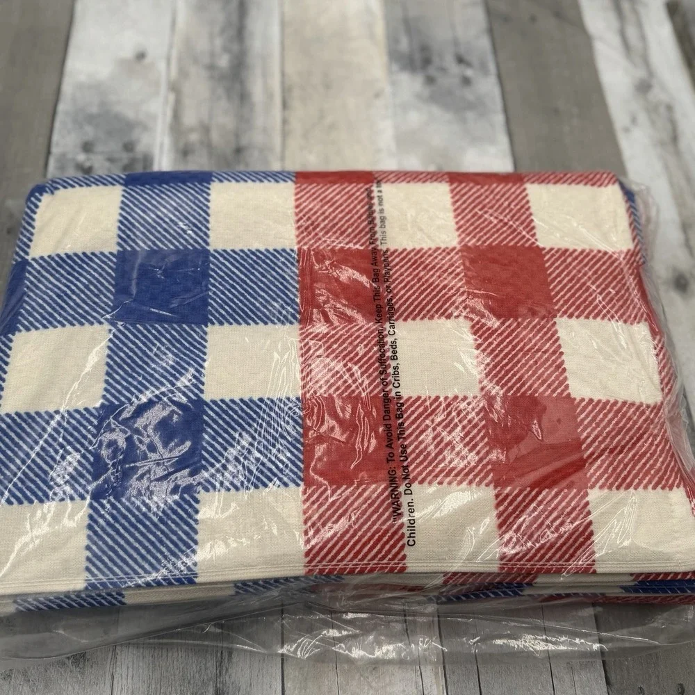 Room Essentials XL Buffalo Plaid Beach Towel Red White Blue Americana Summer NWT